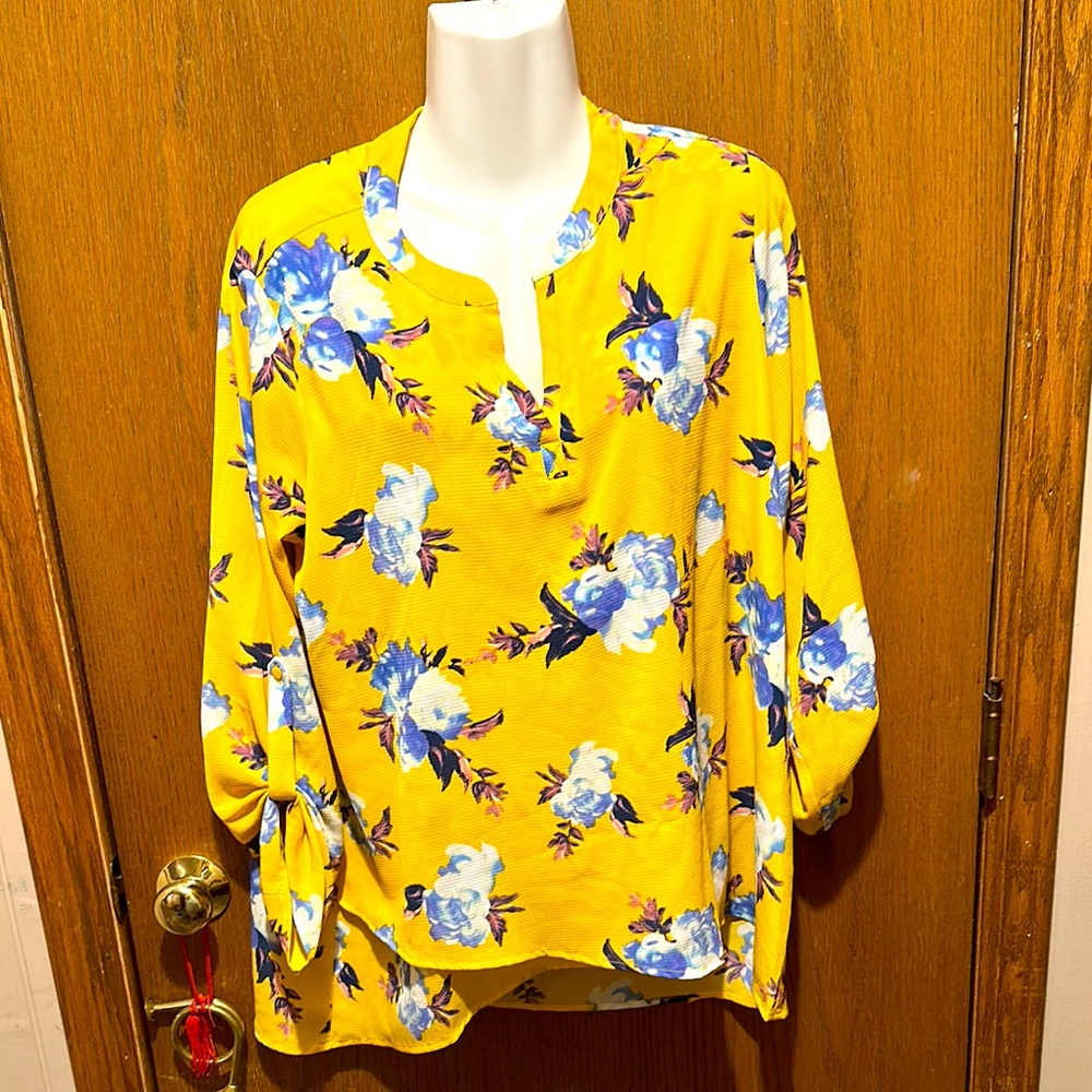 Gibson Relaxed Yellow and Blue large Sleeve Blouse floral